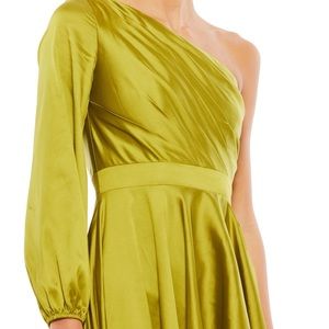 Mac Duggal dress size 6 worn once tor a wedding
